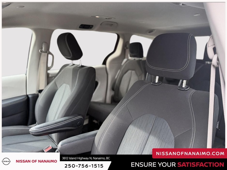 2023 Chrysler Grand Caravan SXT-12