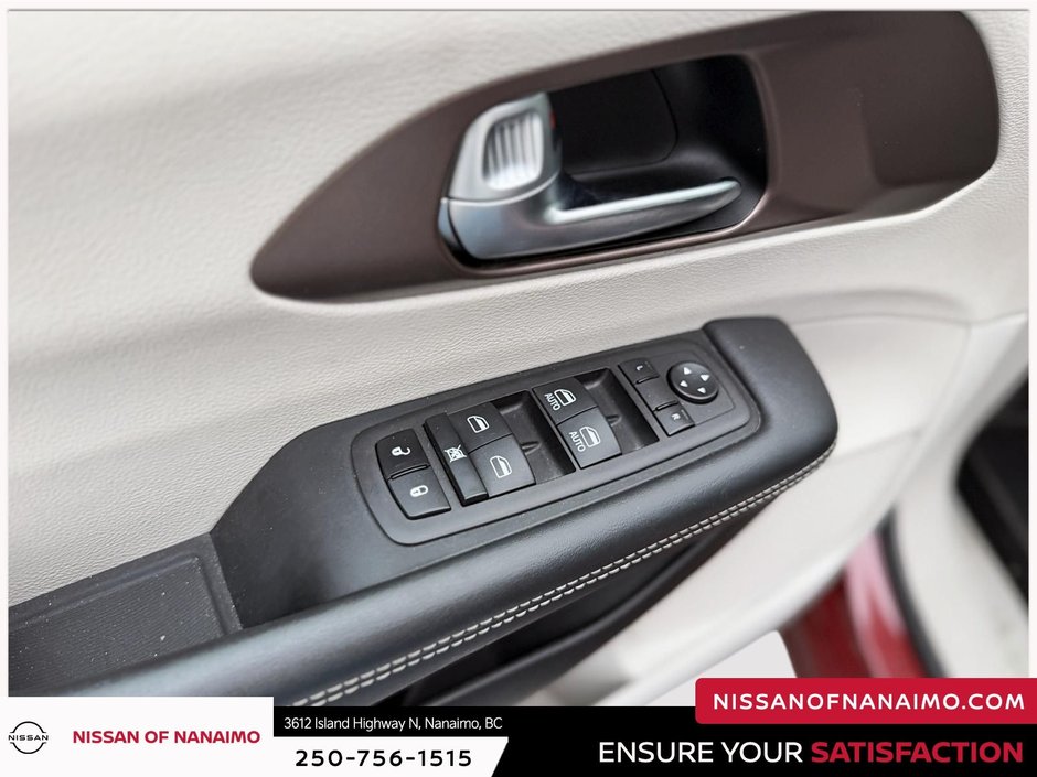 2023 Chrysler Grand Caravan SXT-14