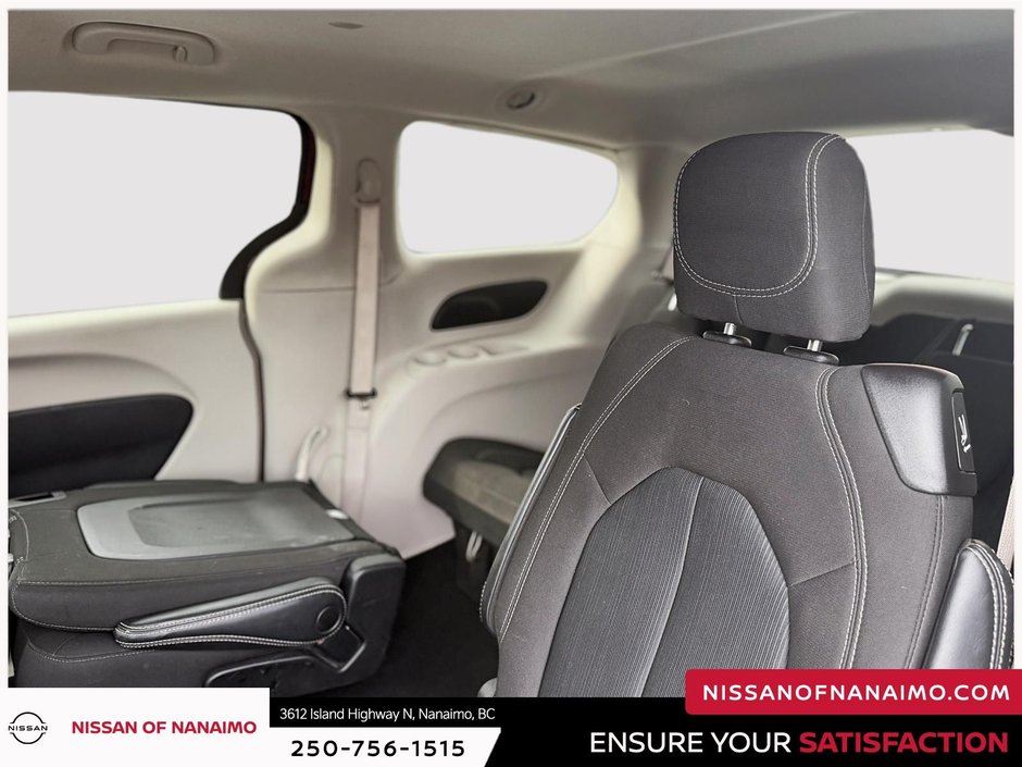 2023 Chrysler Grand Caravan SXT-10