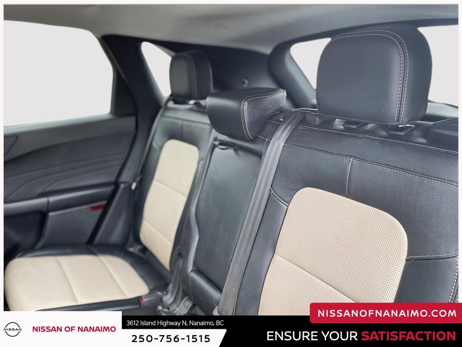 2022 Ford Escape Plug-In Hybrid Titanium-40
