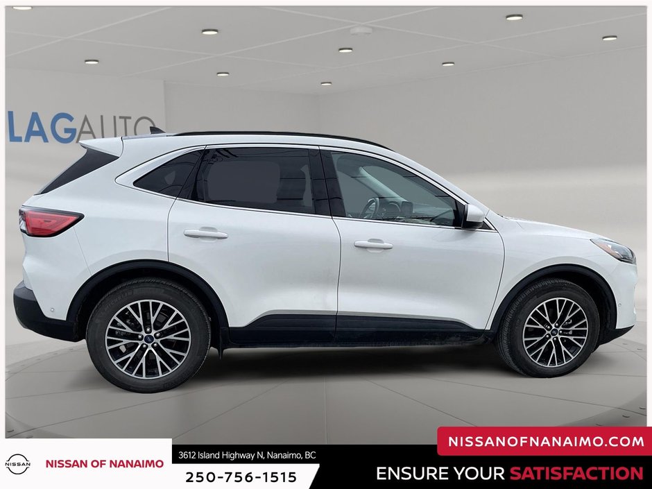 2022 Ford Escape Plug-In Hybrid Titanium-3