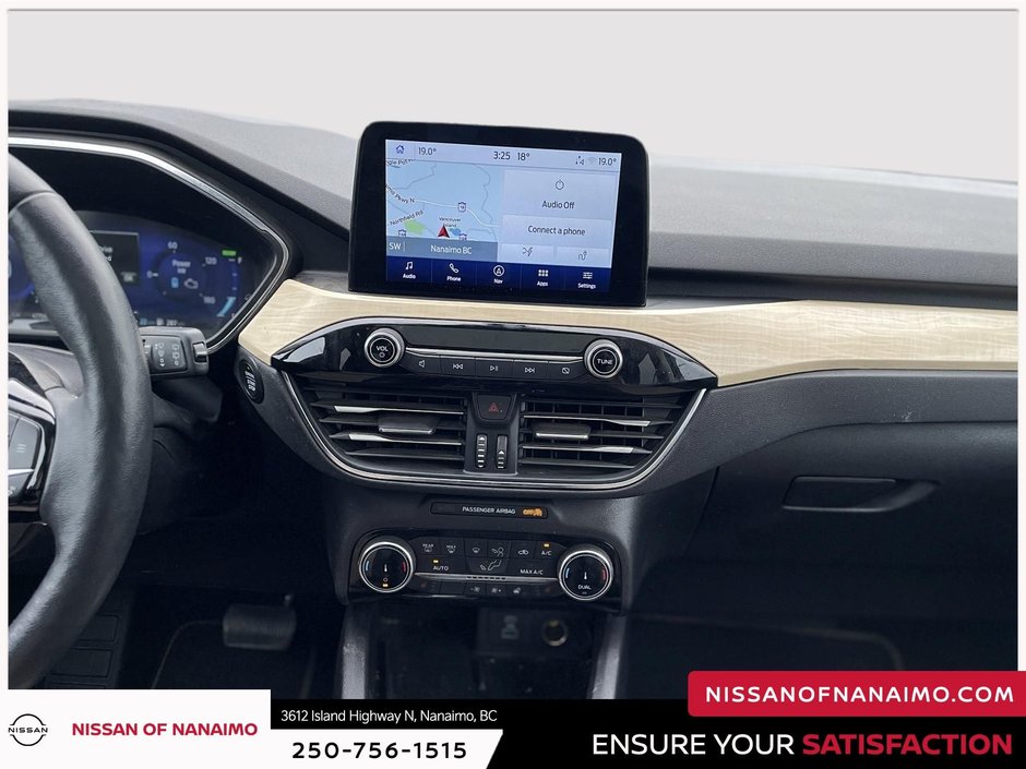 2022 Ford Escape Plug-In Hybrid Titanium-12