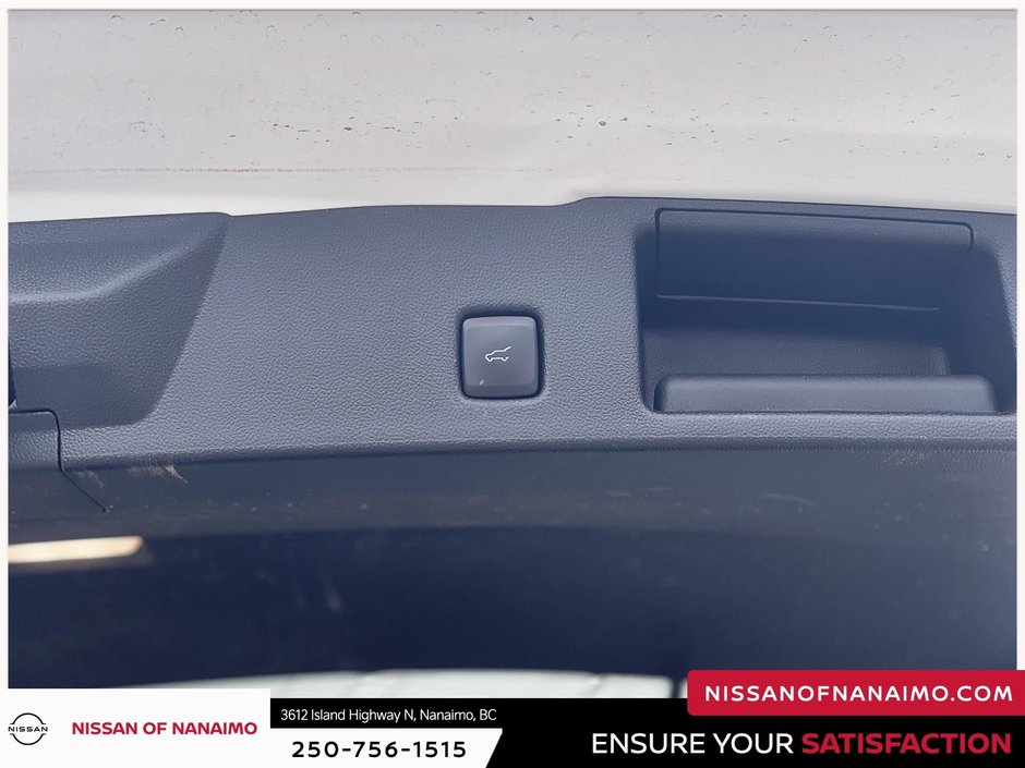 2022 Ford Escape Plug-In Hybrid Titanium-36