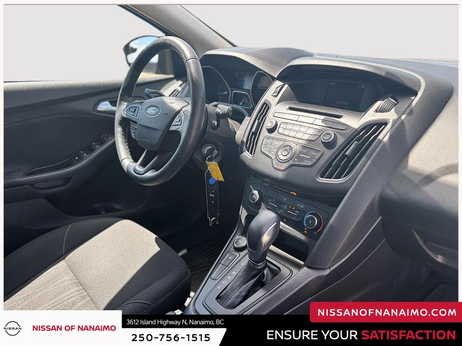 2017 Ford Focus SE-23