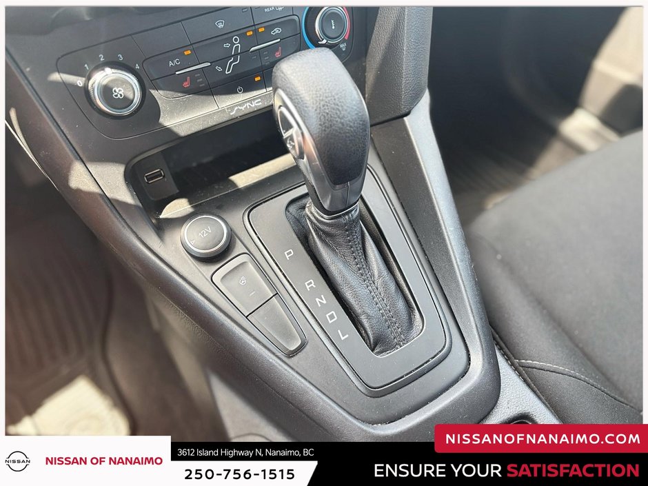 2017 Ford Focus SE-28