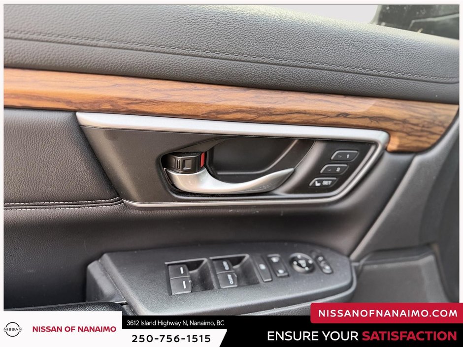 2017 Honda CR-V Touring-34