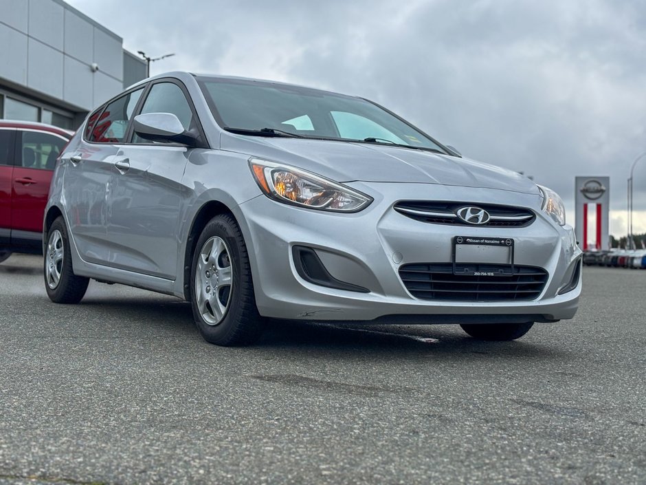 2015 Hyundai Accent GL-0