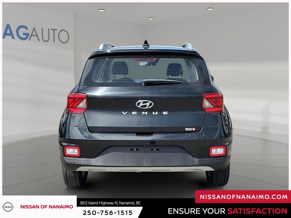 2022 Hyundai Venue Preferred-5