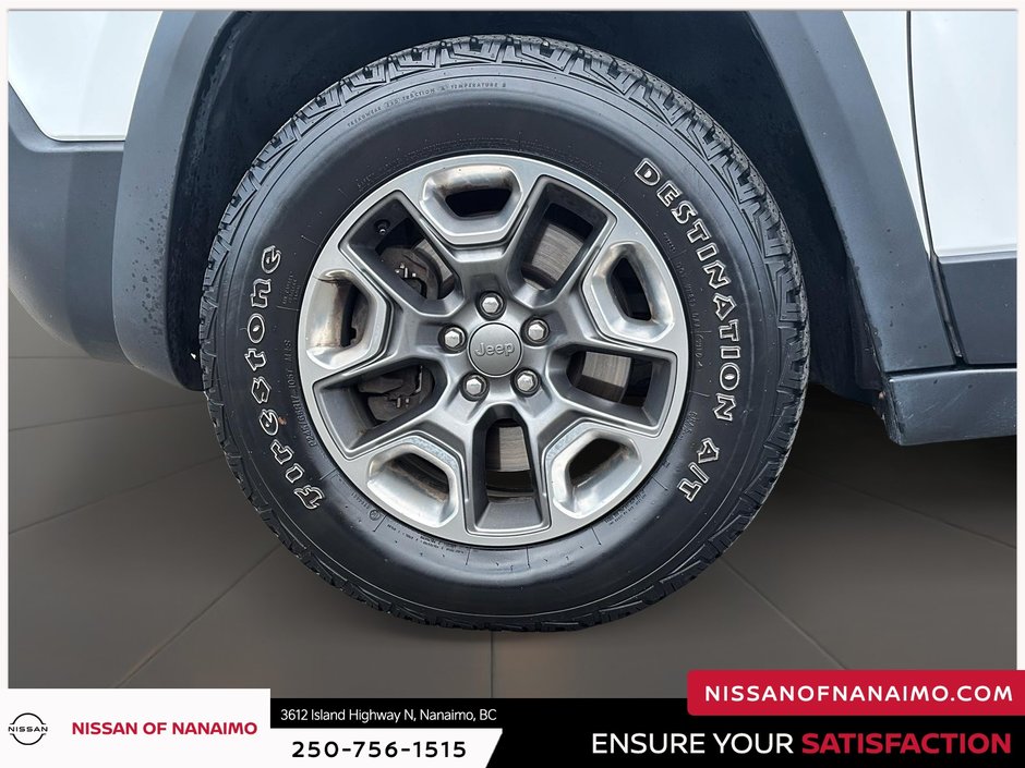 2019 Jeep Cherokee Trailhawk-37