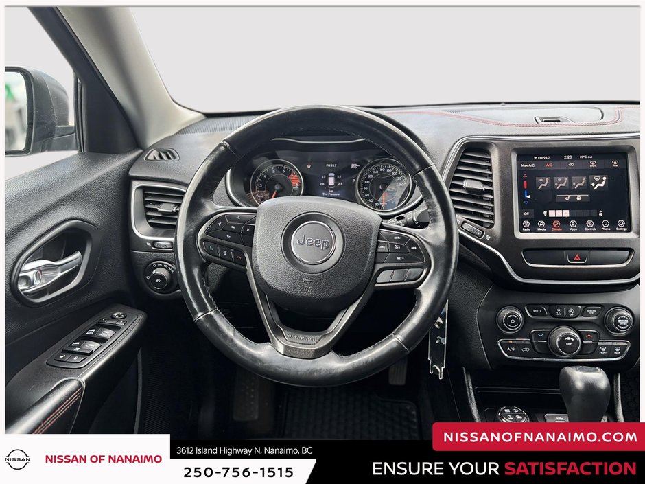 2019 Jeep Cherokee Trailhawk-19