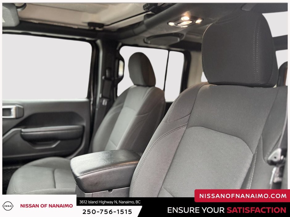 2022 Jeep Wrangler Unlimited Sport-27