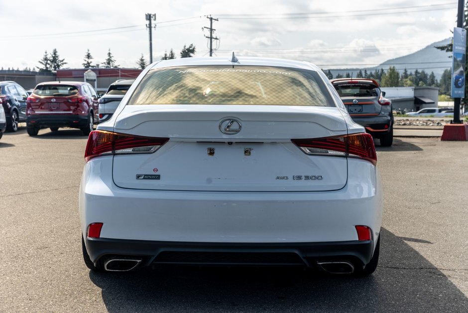 2017 Lexus IS 300-12