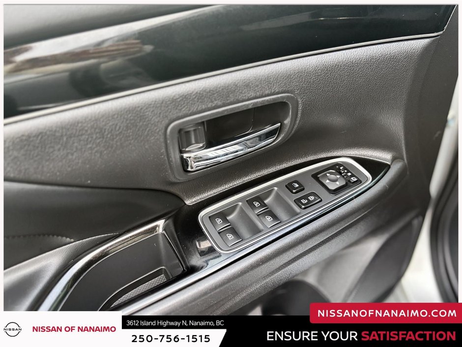 2022 Mitsubishi Outlander PHEV SE-13