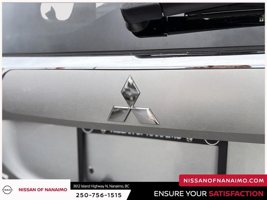 2022 Mitsubishi Outlander PHEV SE-18