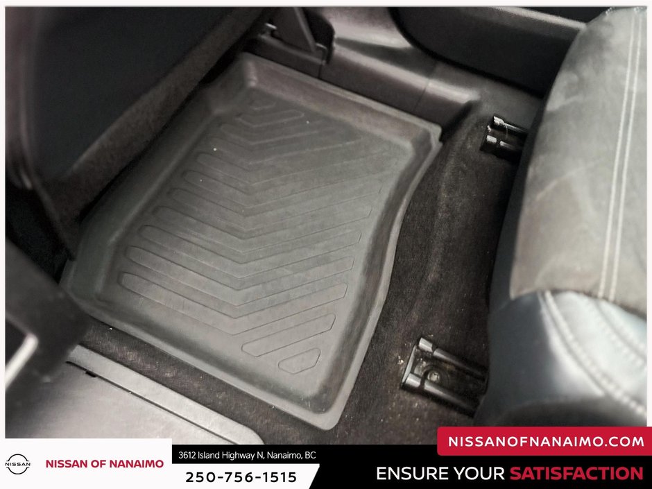 2023 Mitsubishi Outlander PHEV LE-20