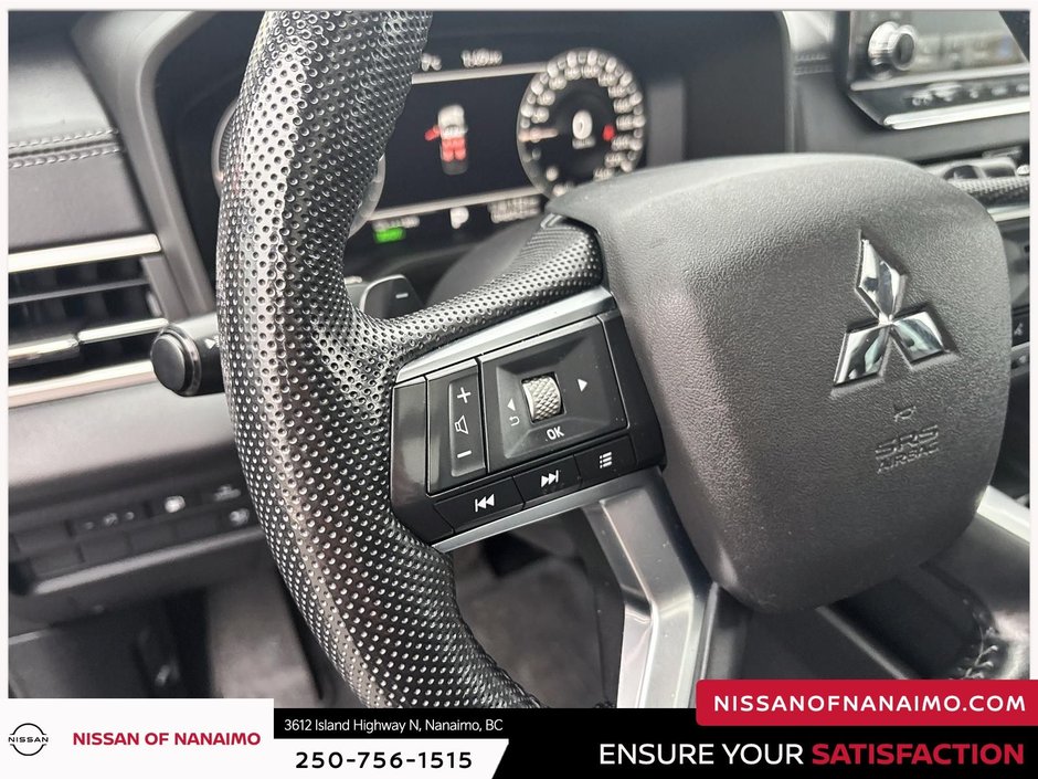 2023 Mitsubishi Outlander PHEV LE-48