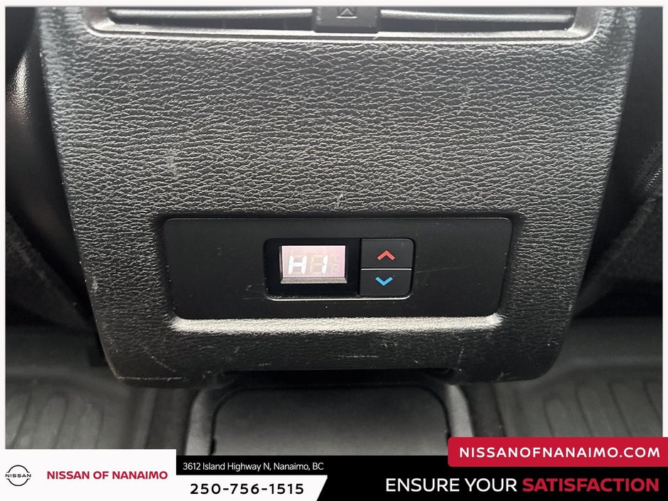 2023 Mitsubishi Outlander PHEV LE-15