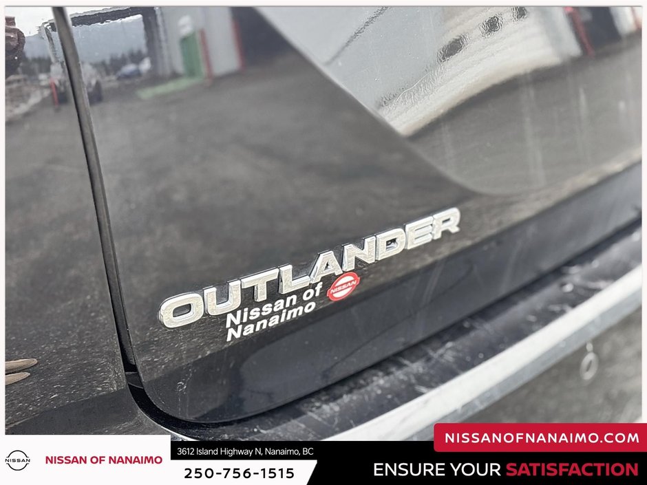 2023 Mitsubishi Outlander PHEV LE-8