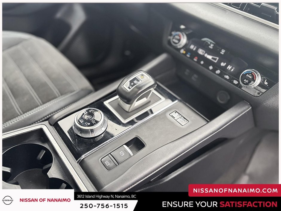 2023 Mitsubishi Outlander PHEV LE-22