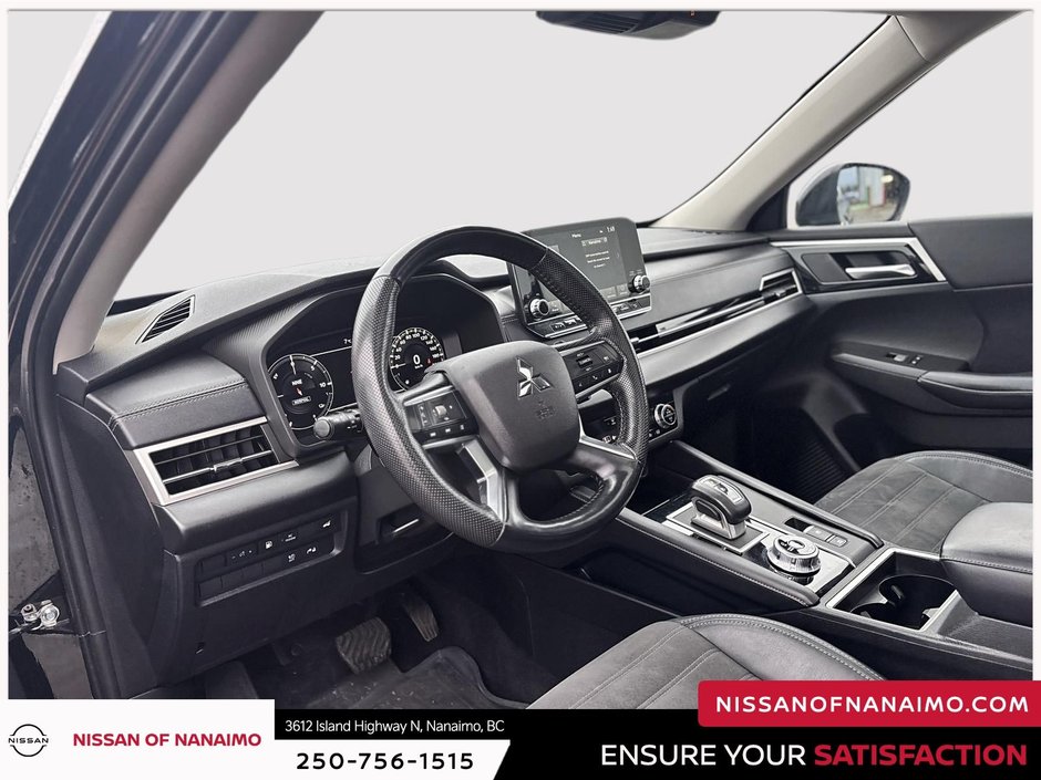 2023 Mitsubishi Outlander PHEV LE-23