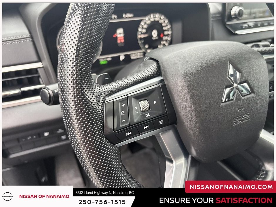 2023 Mitsubishi Outlander PHEV LE-31