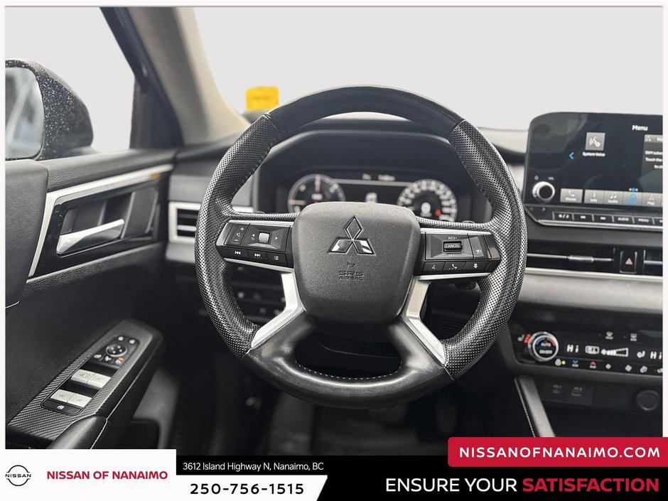 2023 Mitsubishi Outlander PHEV LE-13