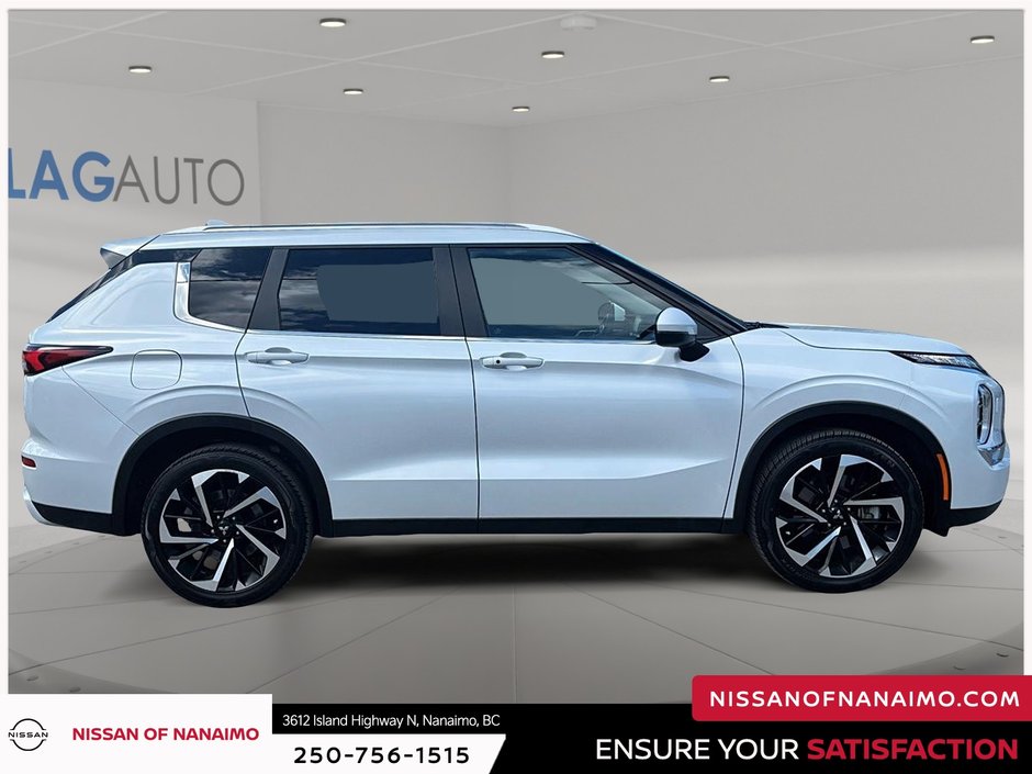 2023 Mitsubishi Outlander SE-4