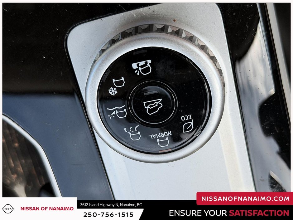 2025 Mitsubishi Outlander SE-16