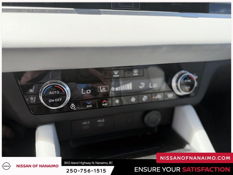 2025 Mitsubishi Outlander SE-13