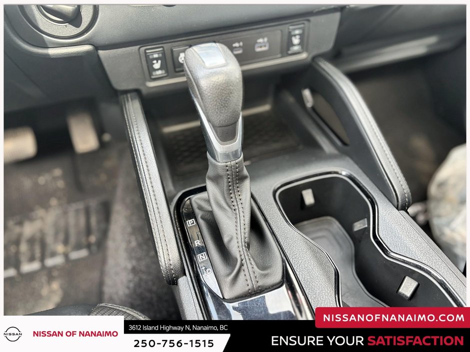2022 Nissan Frontier PRO-4X-17