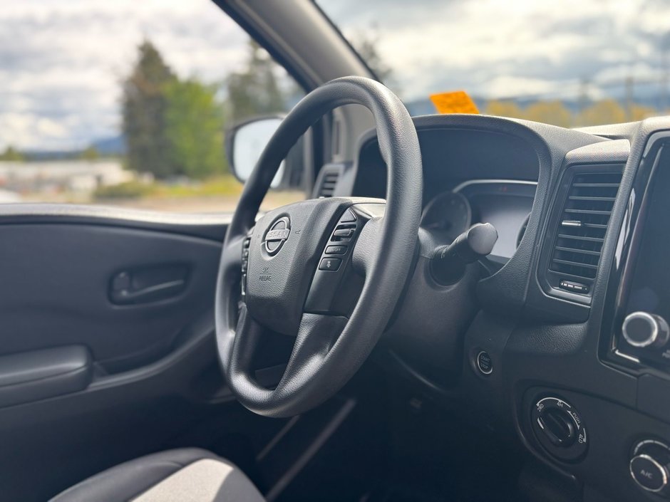 2023 Nissan Frontier S-26