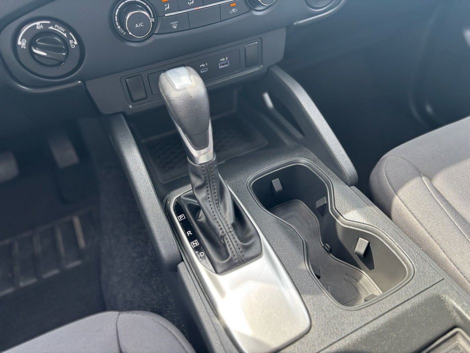 2023 Nissan Frontier S-17