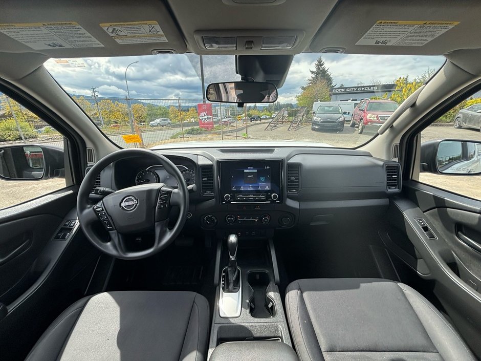 2023 Nissan Frontier S-16