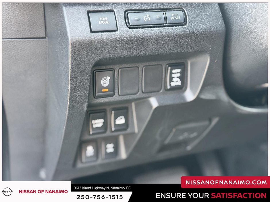 2024 Nissan Frontier PRO-4X-26