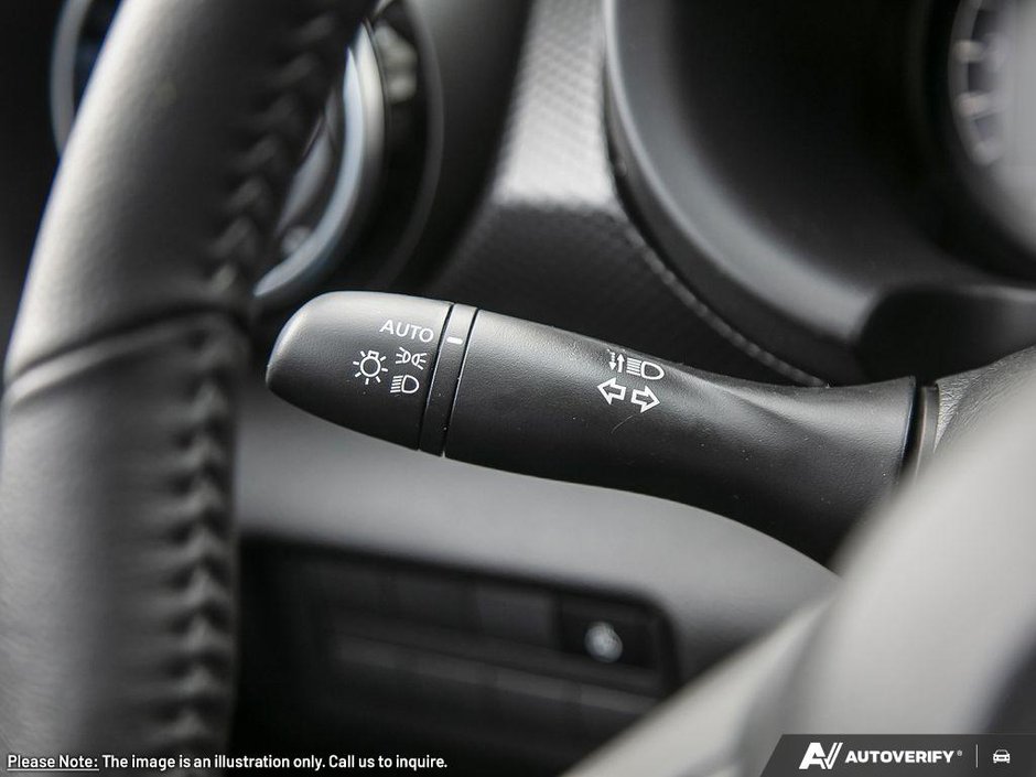 2025 Nissan Kicks Play SV-23