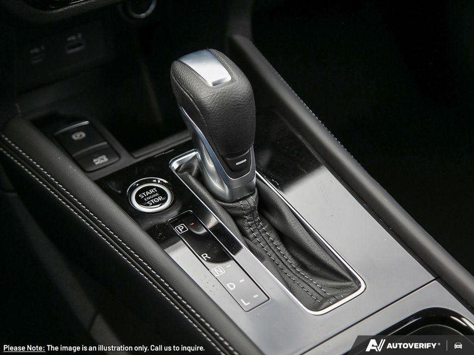 2025 Nissan Kicks Play SV-16