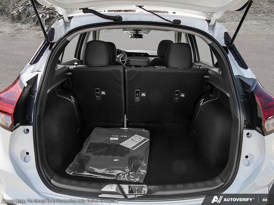 2025 Nissan Kicks Play SV-6