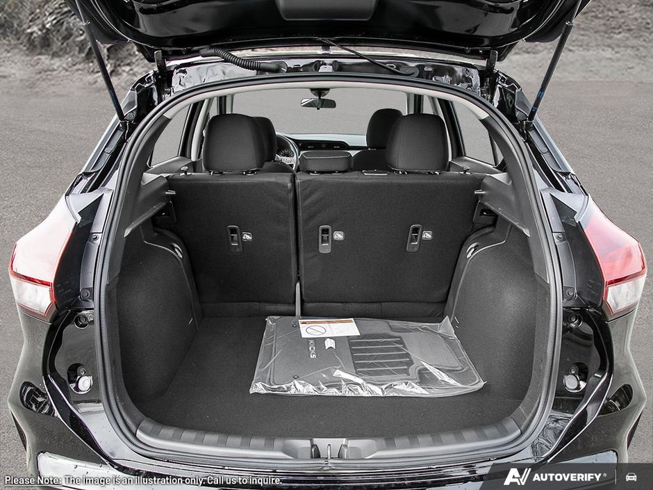 2025 Nissan Kicks Play SV-6