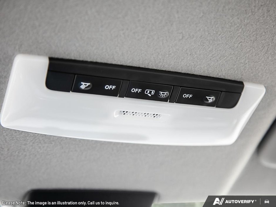2025 Nissan Kicks Play SV-18