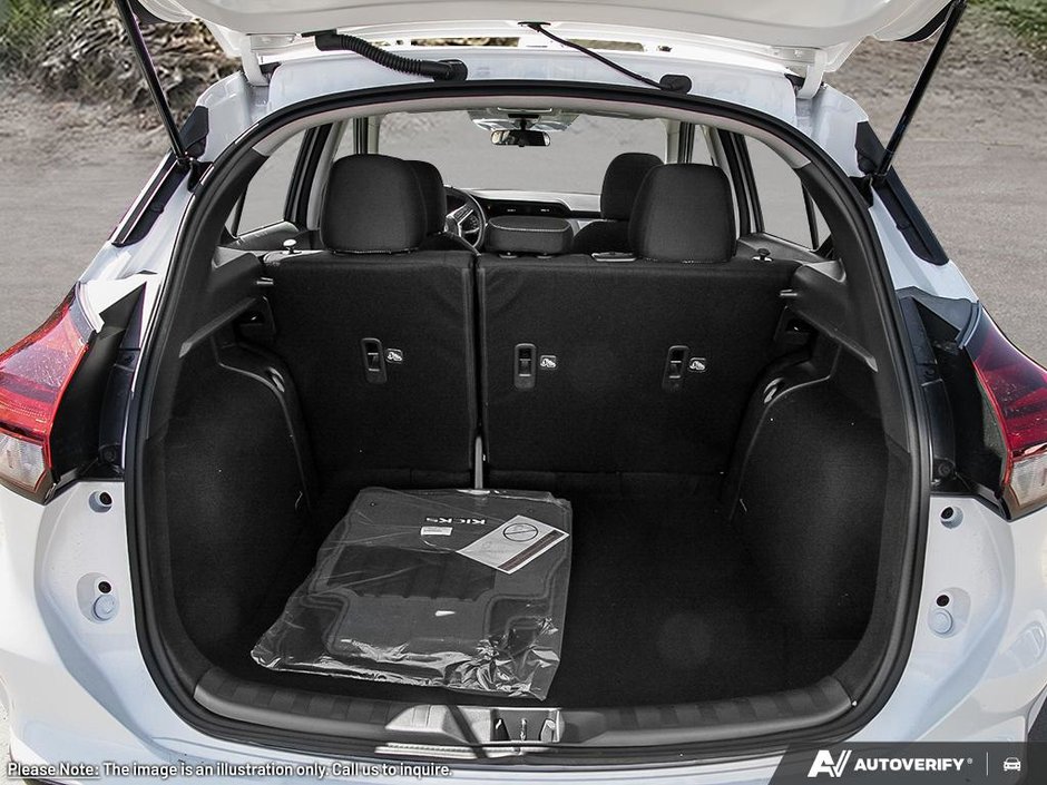 2025 Nissan Kicks Play SV-6