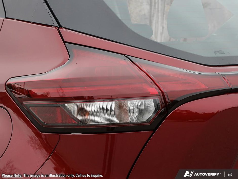 2025 Nissan Kicks Play S-10