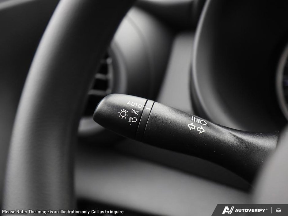 2025 Nissan Kicks Play S-23