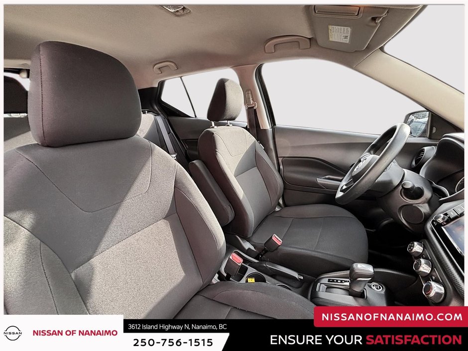 2025 Nissan Kicks Play S-17