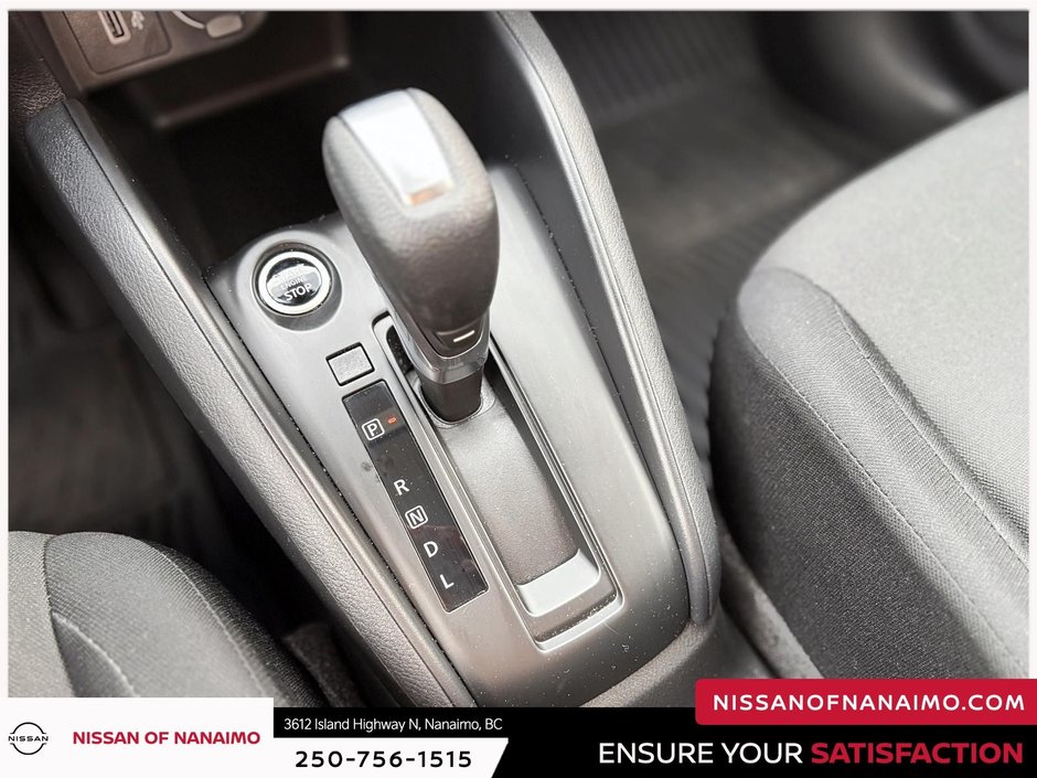 2025 Nissan Kicks Play S-29