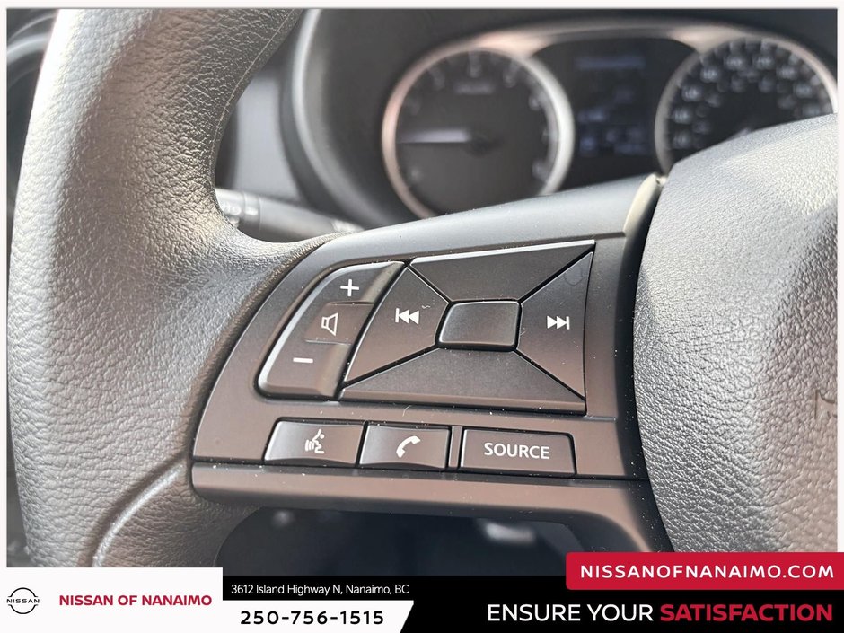 2025 Nissan Kicks Play S-26