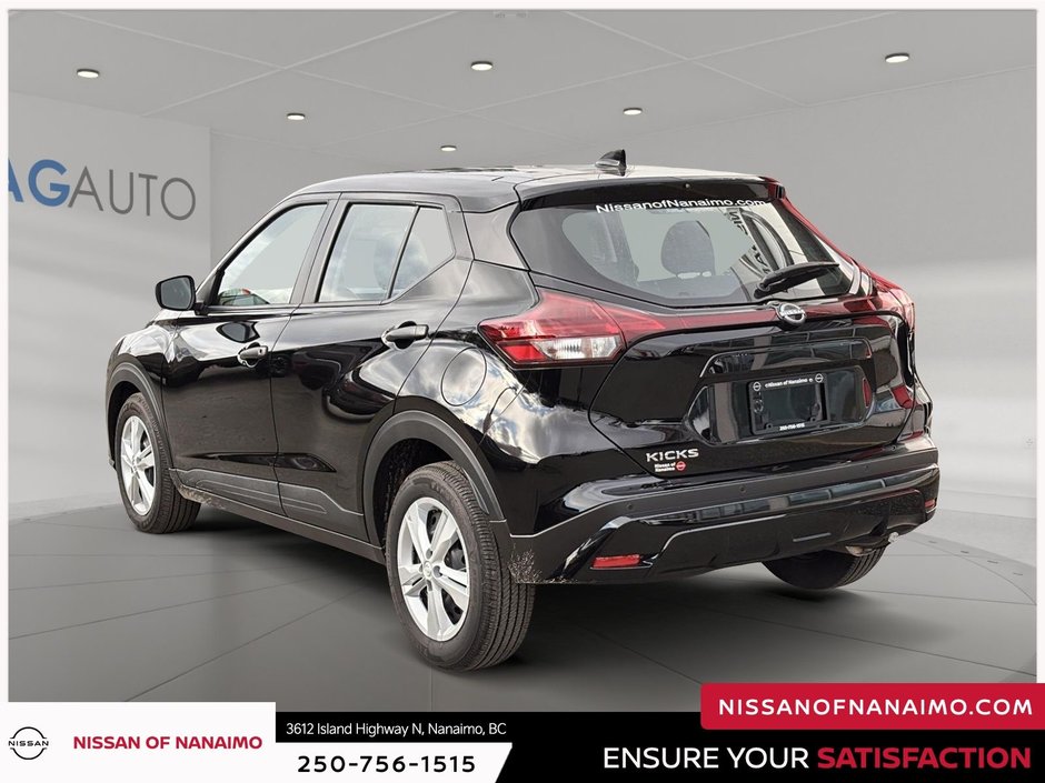 2025 Nissan Kicks Play S-6