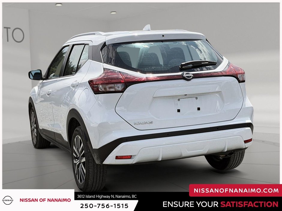 2025 Nissan Kicks Play S-18