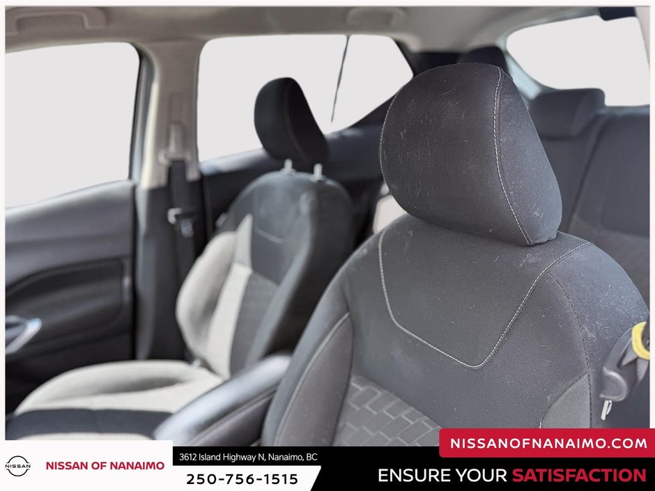 2025 Nissan Kicks Play S-6