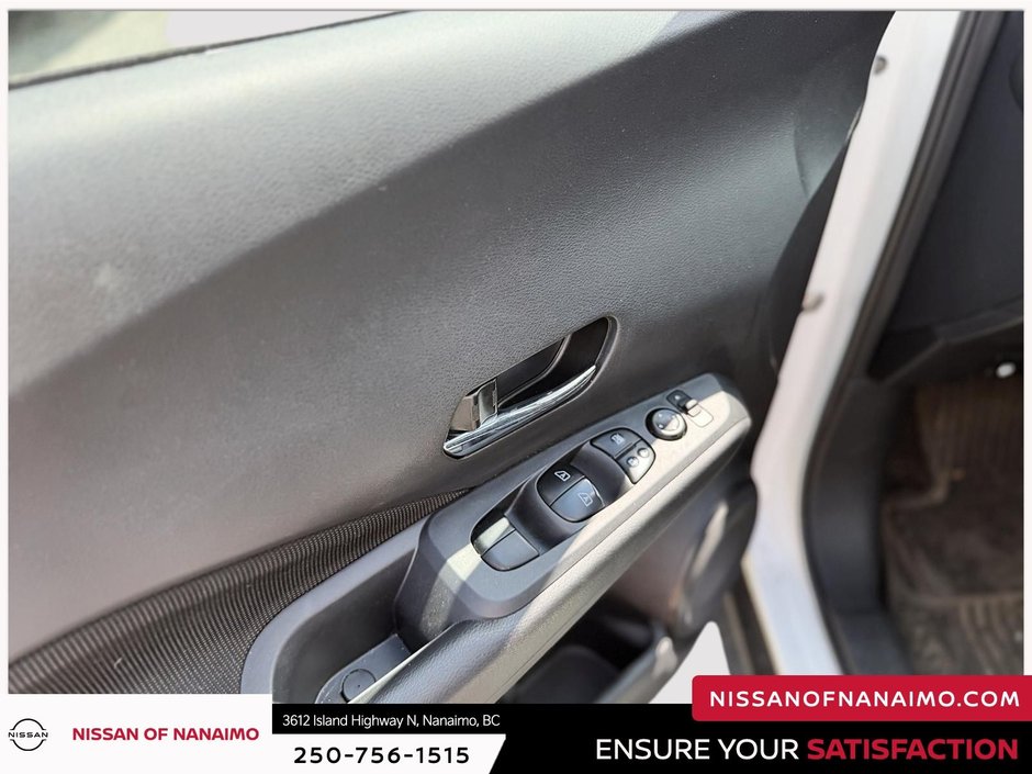 2025 Nissan Kicks Play S-8