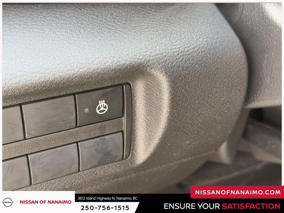 2025 Nissan Kicks Play S-10
